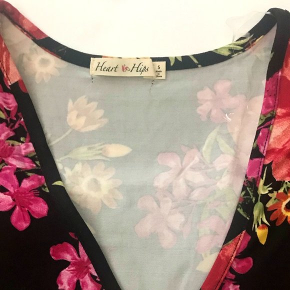 Heart & Hips Fit and Flare Peach skin soft Dress, S,M,L, Black/Floral - Picture 2 of 2